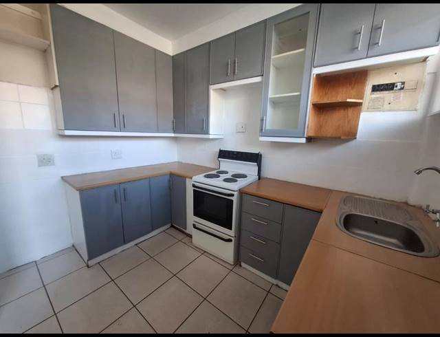 3 BEDROOM PROPERTY TO RENT IN FLORIDA LAKE